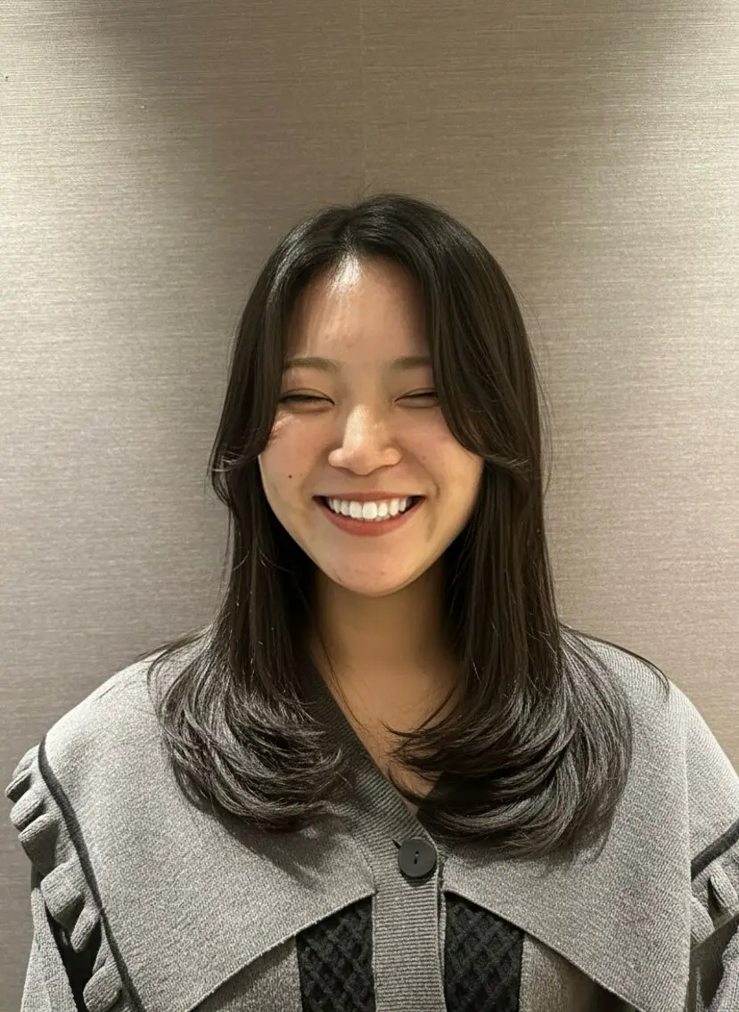 セミロング カット 津田 幹太のヘアスタイル