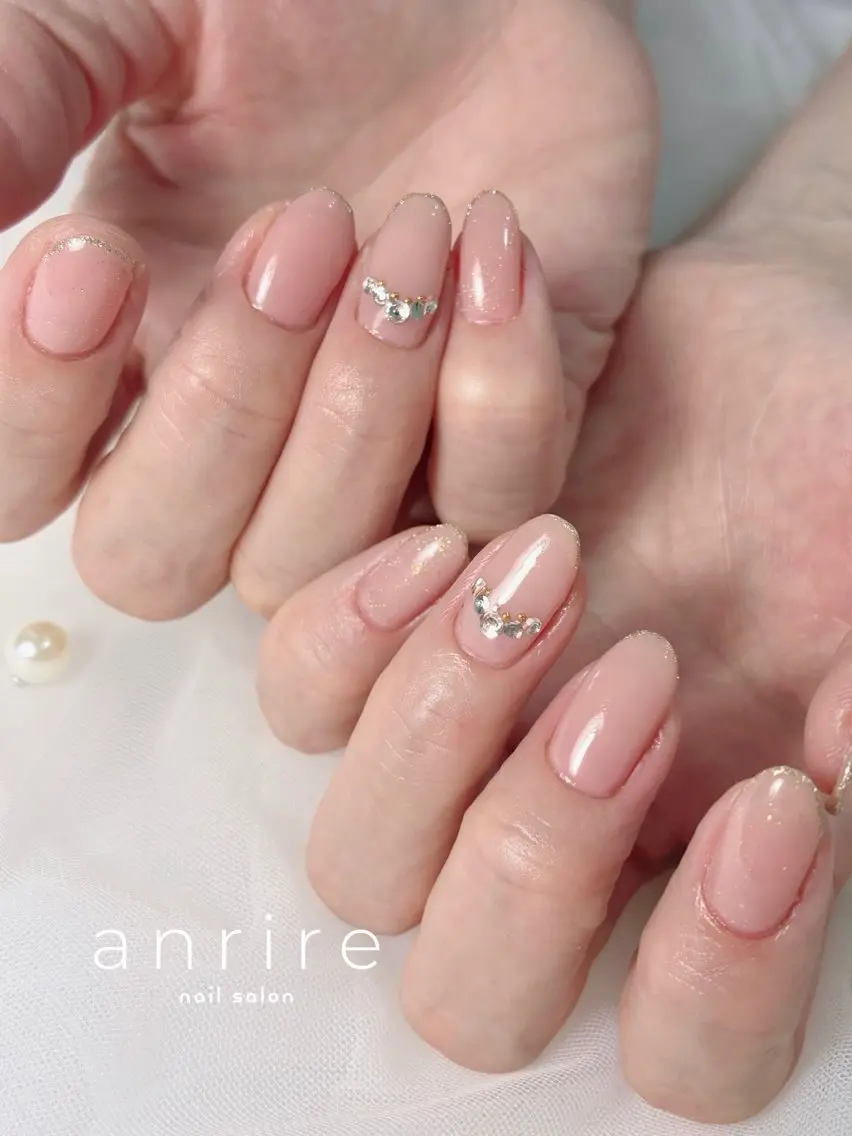 ネイル ラメ(グリッター) オフィスネイル ピンク ピンクベージュ シンプルネイル nailsalon anrireのネイルデザイン
