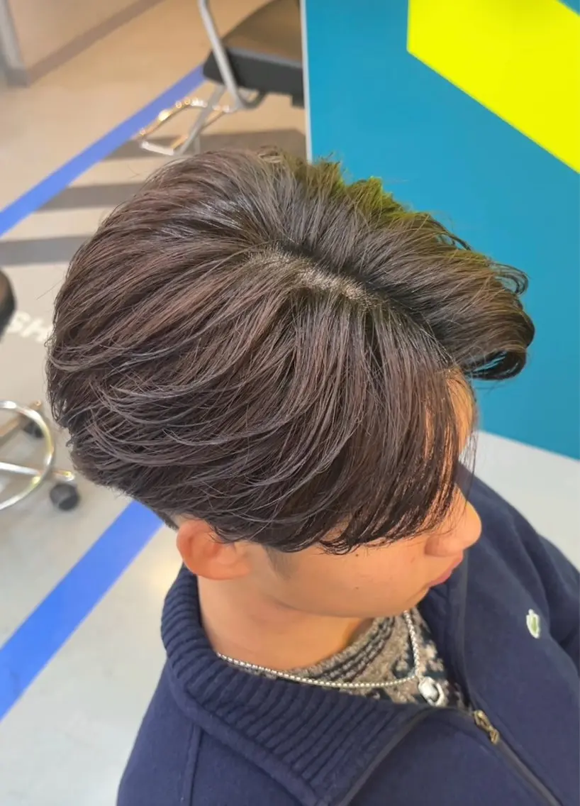 カラー メンズ センターパート メンズパーマ ブラウンカラー ヘアカラー 波巻き得意 メンズ美容師/松井陸のヘアスタイル