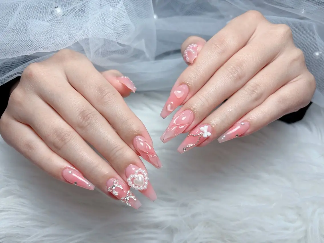 ネイル アートネイル 長さ出し ジェルネイル 韓国ネイル マグネットネイル ハンドネイル Cloudy Chan Nailのネイルデザイン