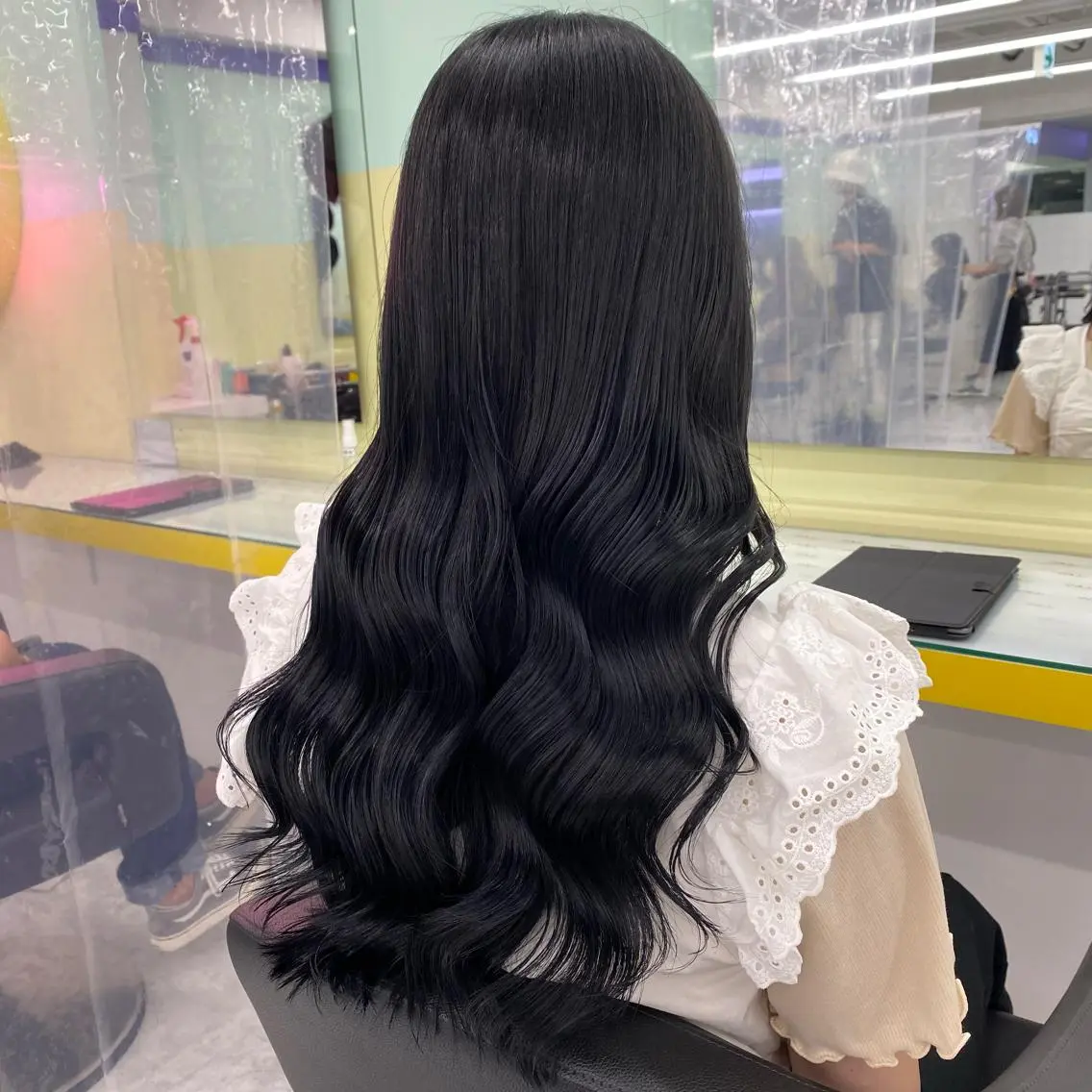 セミロング カラー ヘアアレンジ mai🍑暖色カラー /レイヤー💖のヘアスタイル