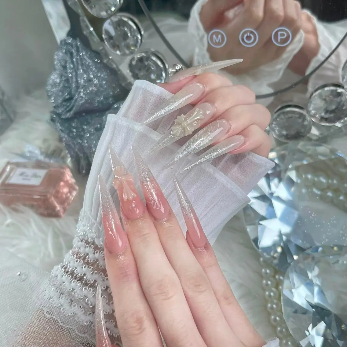 【SNS人気】10本チップ長さだし🎶クロスパーツ✝️4個付き🎀🩵の写真