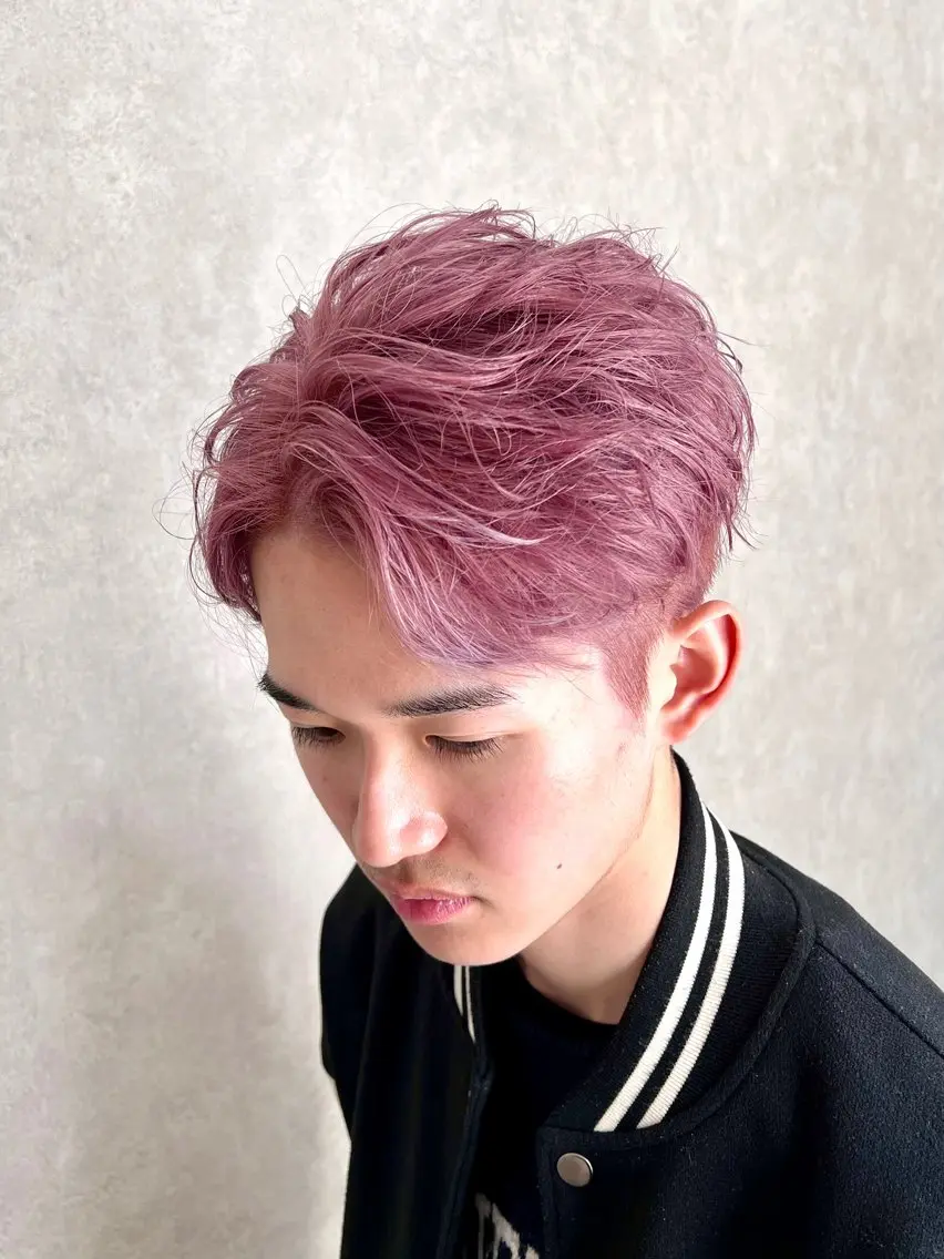 カラー メンズ メンズブリーチ ブリーチ ラベンダーカラー ラベンダーピンク ピンクカラー 野口 竜矢のヘアスタイル
