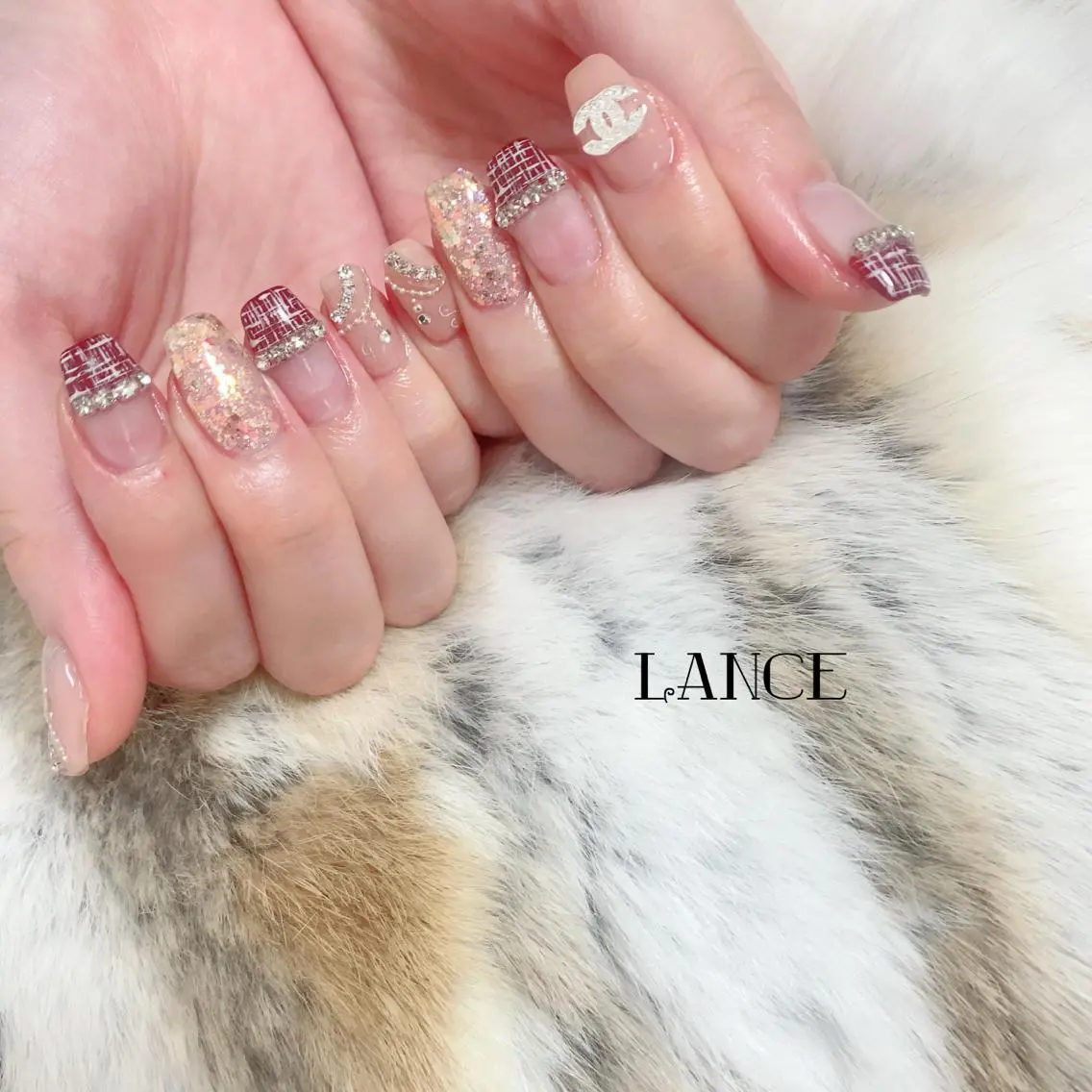 ミディアム ネイル オーロラネイル フレンチネイル キラキラネイル ワンホンネイル 冬ネイル Lance nailのネイルデザイン