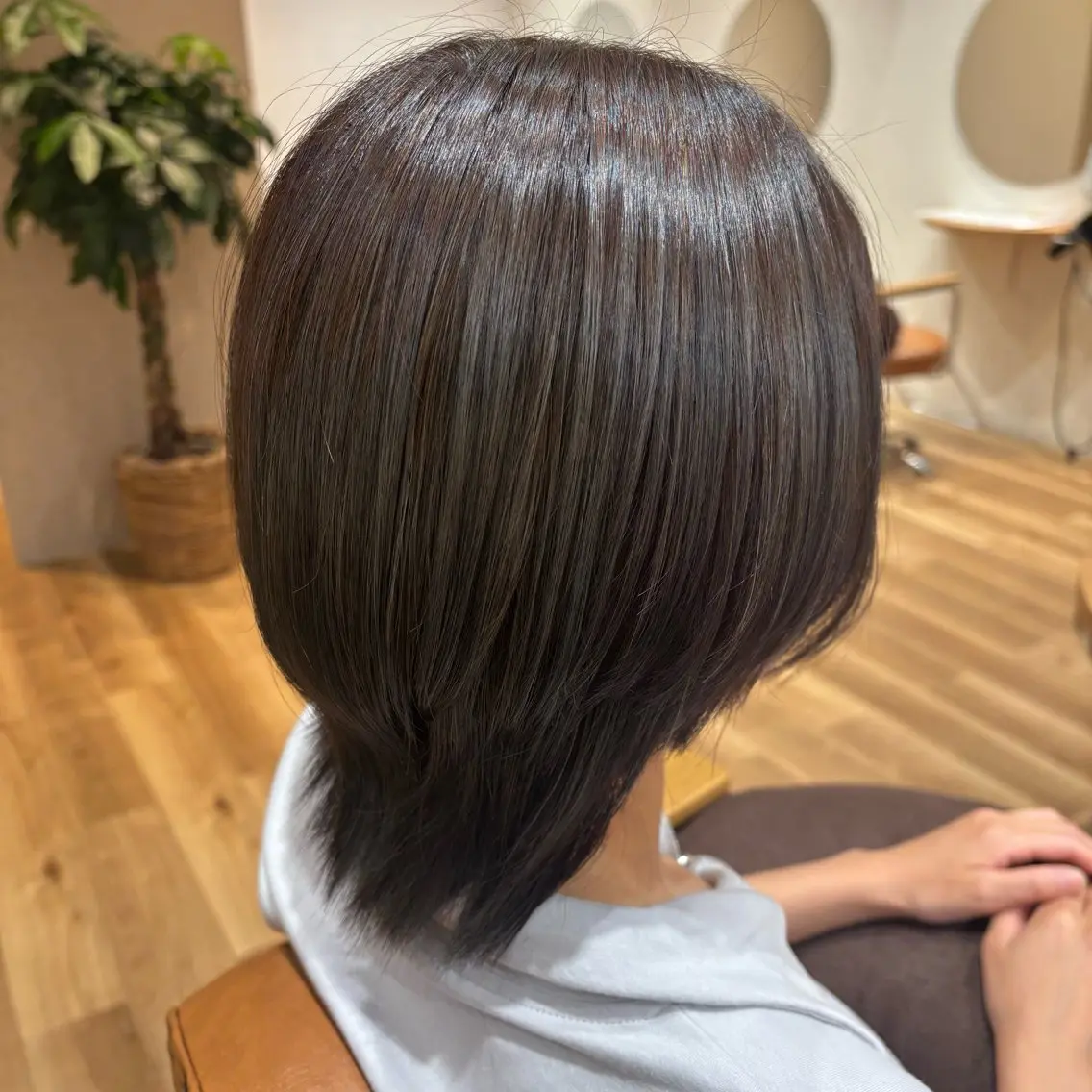 カラー アッシュ ベージュカラー ハイライトカラー 小西 七菜子のヘアスタイル