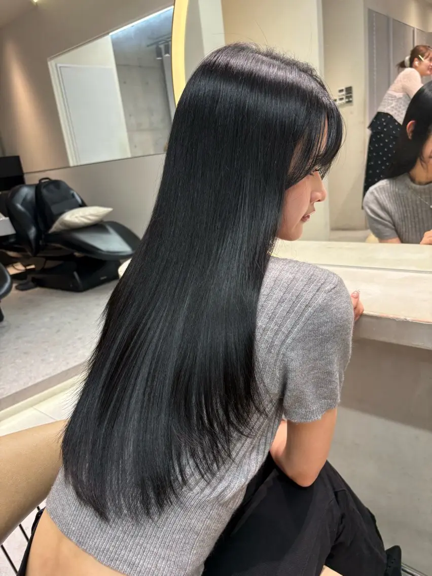 ロング カット 縮毛矯正 トリートメント 福岡縮毛矯正✨️ ストレート 向井和輝のヘアスタイル