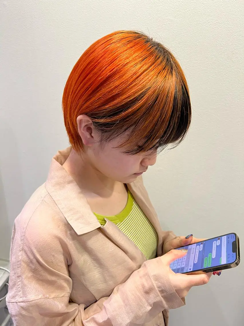 トレンドショート+ブリーチカラー+ファイバープレックストリートメントの写真