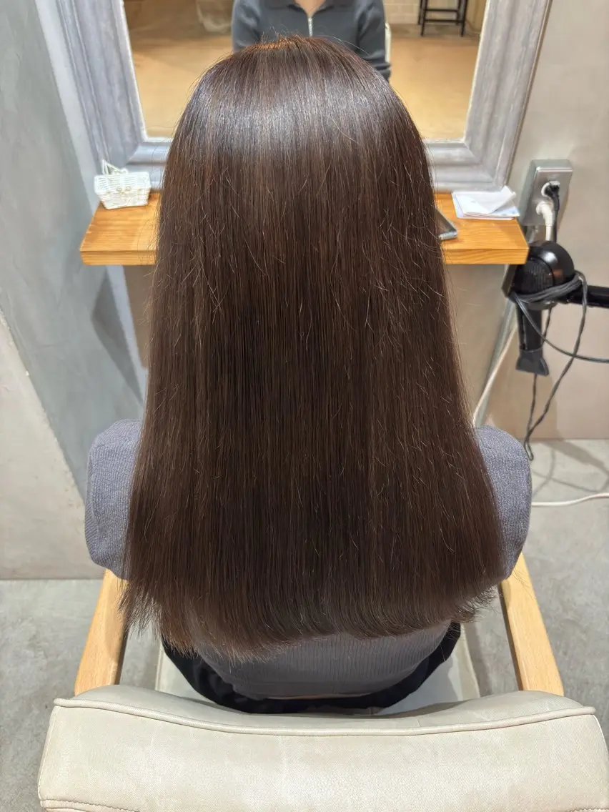 カラー グレージュ うえき ひなのヘアスタイル