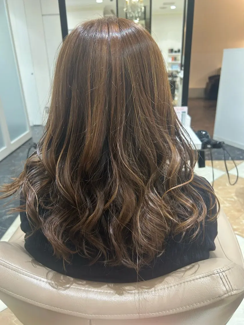 セミロング カラー 💎縮毛矯正💎 髪質改善・店長 伊藤のヘアスタイル