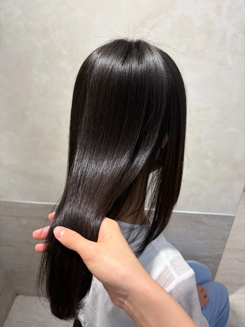 【⭐️うねり解消⭐️】顔周り縮毛矯正➕前髪カット¥13000➞¥8500の写真