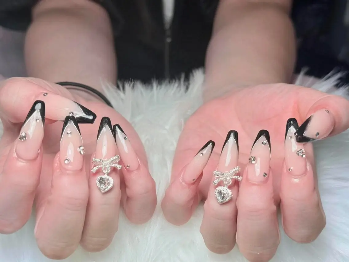 ネイル 水色 マグネットネイル ニュアンスネイル オフィスネイル ワンカラーネイル ハンドネイル Squen Nail shinjukuのネイルデザイン