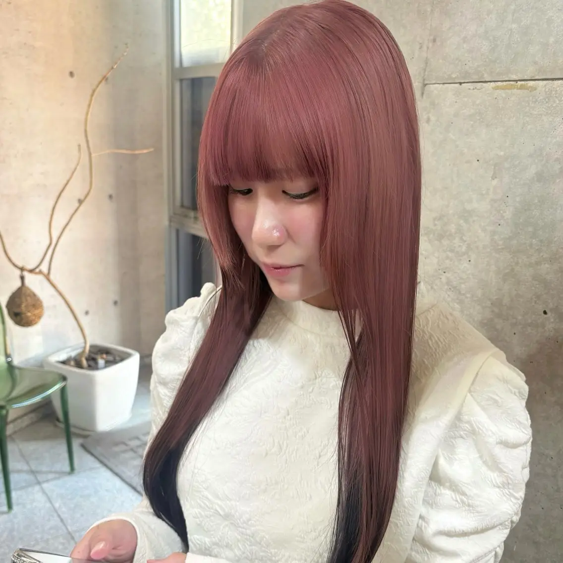 カラー ベージュカラー 黒髪 ブリーチ ケアブリーチ ピンクカラー ヘアカラー HAGA HINAのヘアスタイル