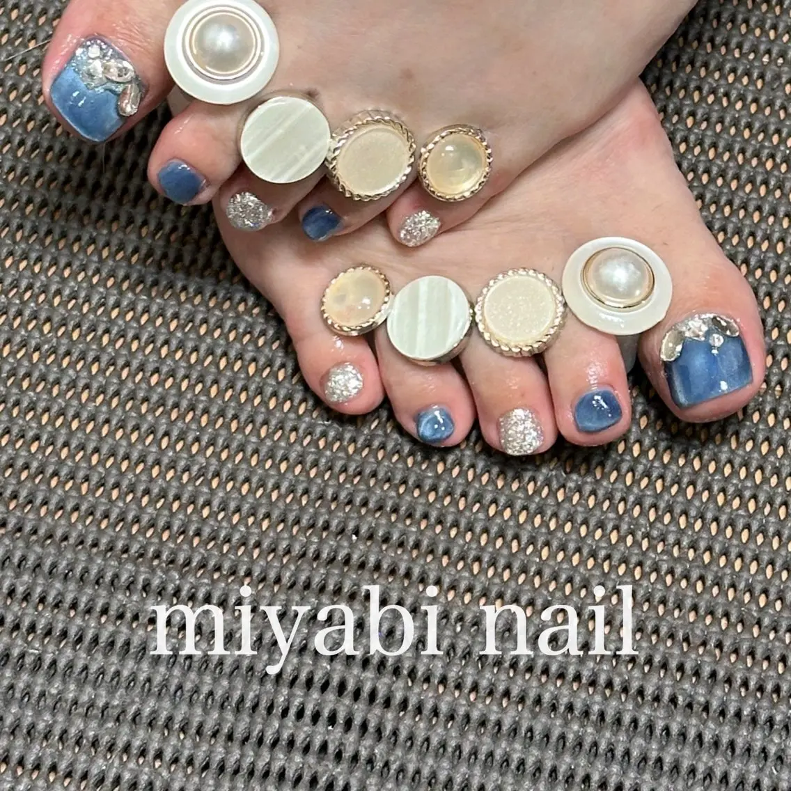 ネイル アートネイル ブルー フットネイル ジェルネイル キラキラネイル フットネイル miyabi nail 桂川駅近くのネイルデザイン