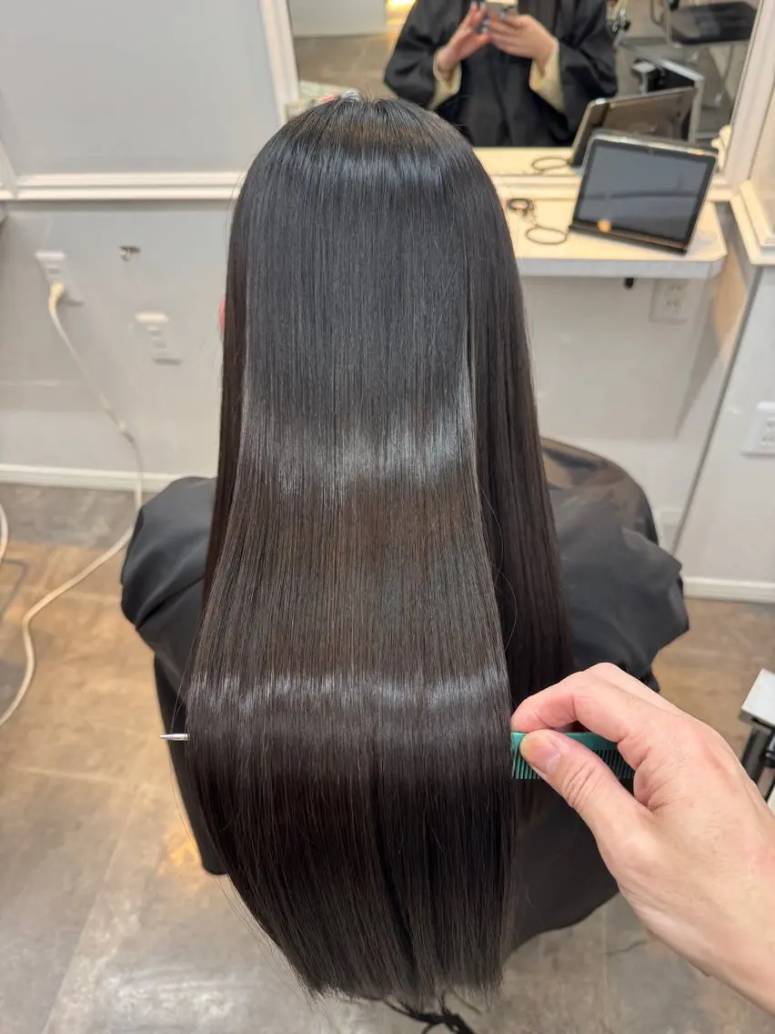 ロング トリートメント ウィステリア アネックスのヘアスタイル