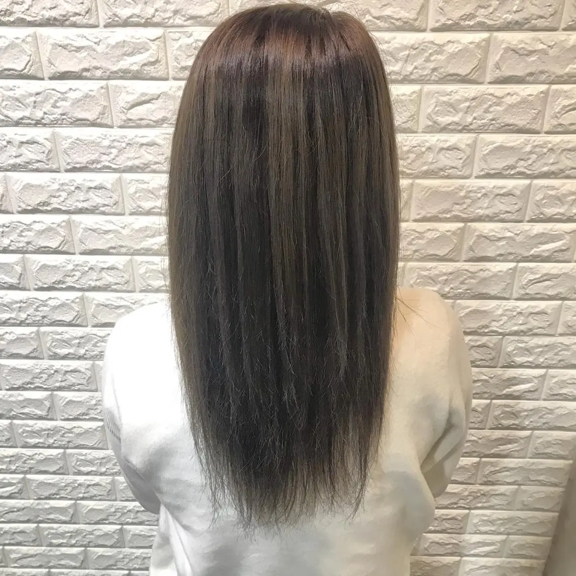 ロング アッシュ 立山 綾華のヘアスタイル