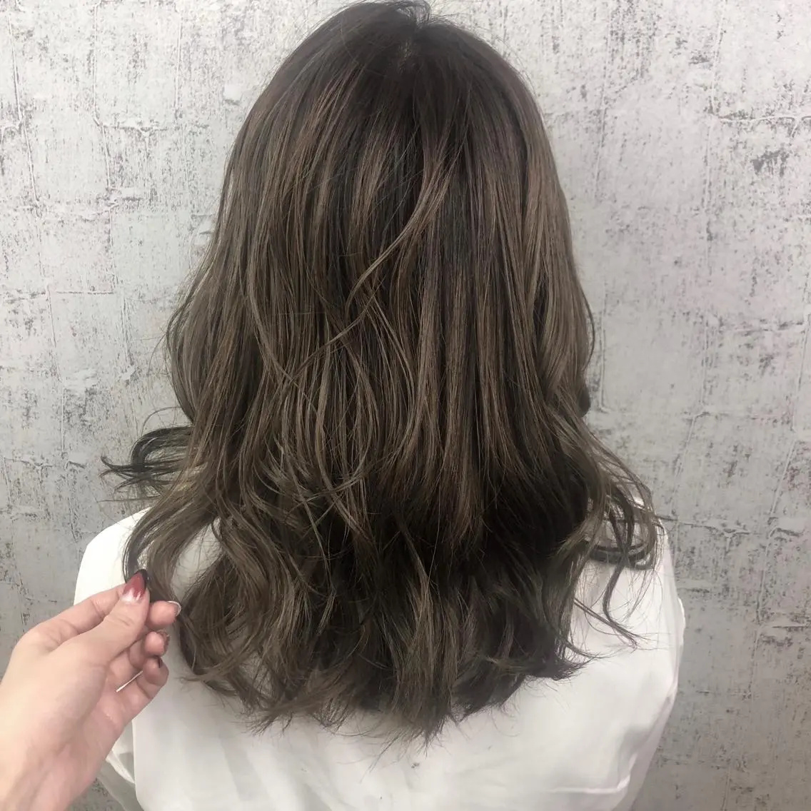 ミディアム カラー ハイライトカラー ハイライト 小顔レイヤー/ ベージュ🤍Rieのヘアスタイル