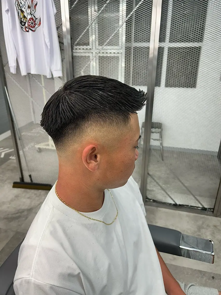 ショート メンズ フェードカット 小峰 立己のヘアスタイル