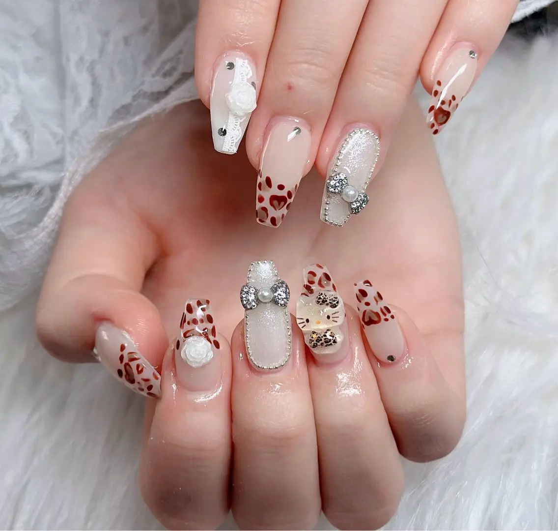 ネイル オーロラネイル フレンチネイル ジェルネイル ハロウィン キラキラネイル H.baby Nail Salonのネイルデザイン