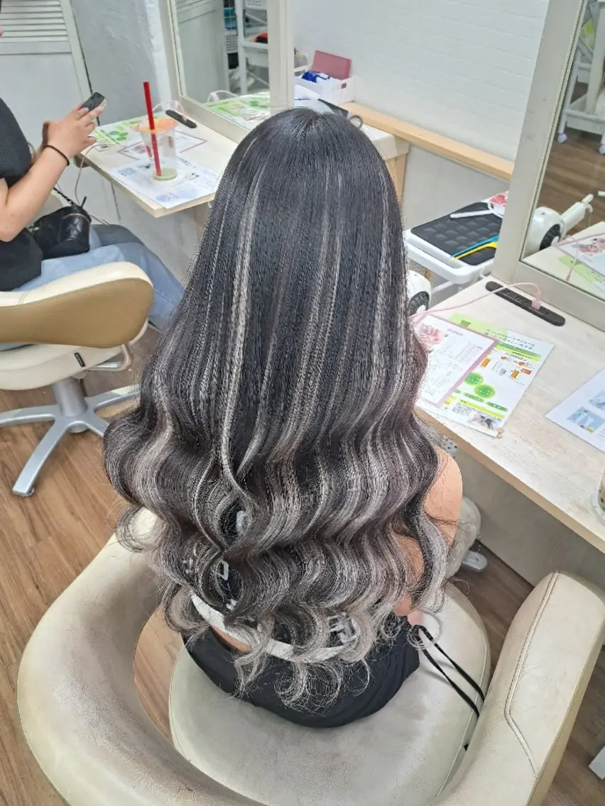 カラー ロング ハイライトカラー エクステ ハイライト エクステ GLOSS心斎橋🌹 はるなのヘアスタイル
