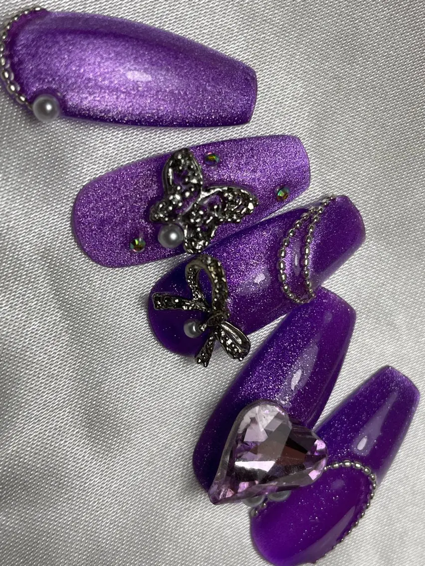 ネイル マグネットネイル Bavardage Nailのネイルデザイン