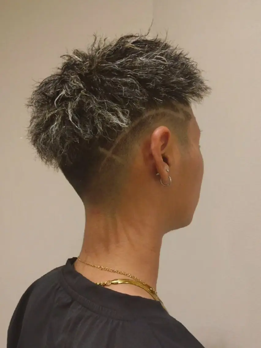 メンズ パーマ カラー フェードカット メンズメッシュ メッシュ 宮下 渚のヘアスタイル