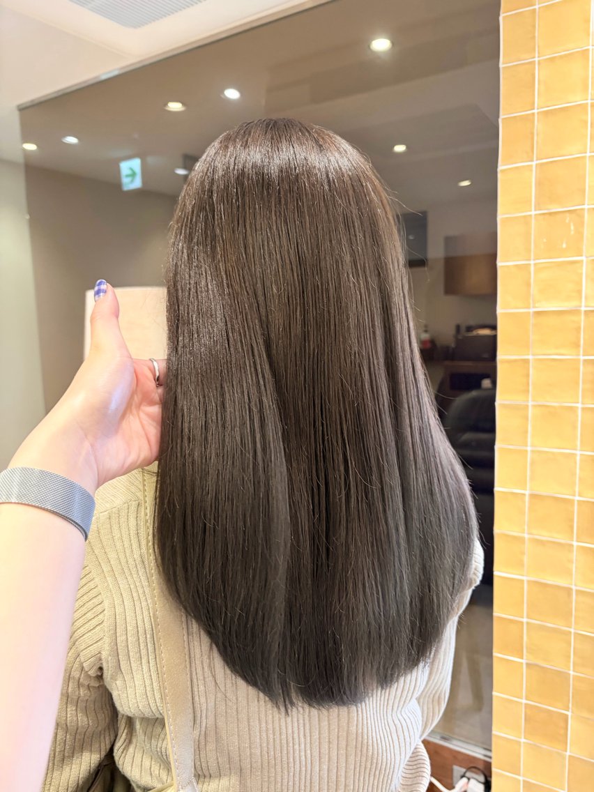 ロング カラー グレージュ カット ヘアカラー トリートメント レイヤー🩵透明感 ೀユイ🌙のヘアスタイル