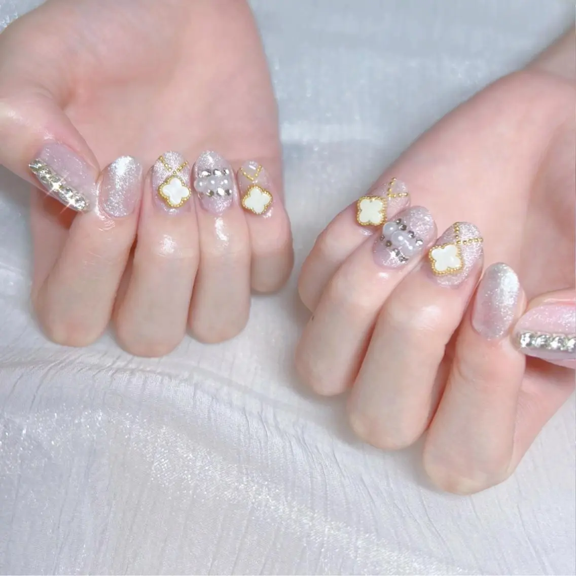 ネイル オーロラネイル フットネイル フレンチネイル ジェルネイル 韓国ネイル ハンドネイル ハンドケア 【ENサロン】 Rei🎀Nailのネイルデザイン