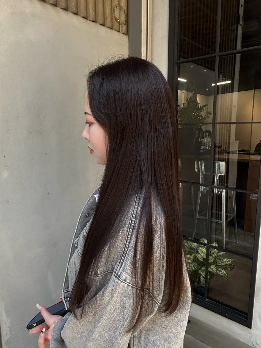 【ご新規様限定‼️】ロング   ワンカラー➕トリートメント✨️の写真