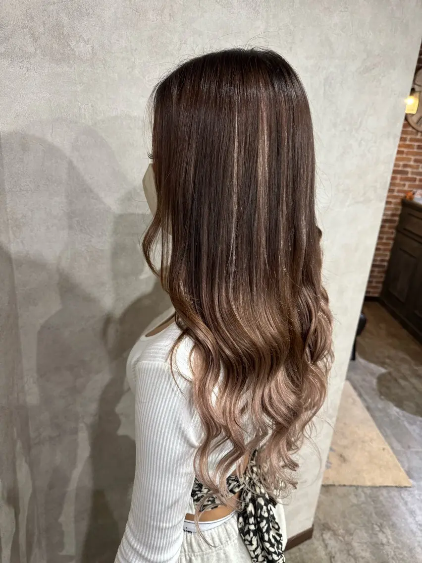 ロング ヘアカラー エクステ lisa ︎︎のヘアスタイル