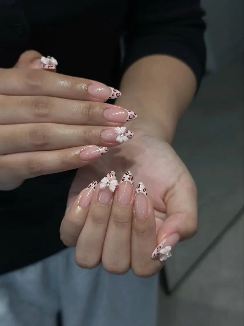 ネイル チークネイル ドット フレンチネイル グラデーション ハート ハンドネイル ハンドケア Eli Muse 新宿ネイルのネイルデザイン