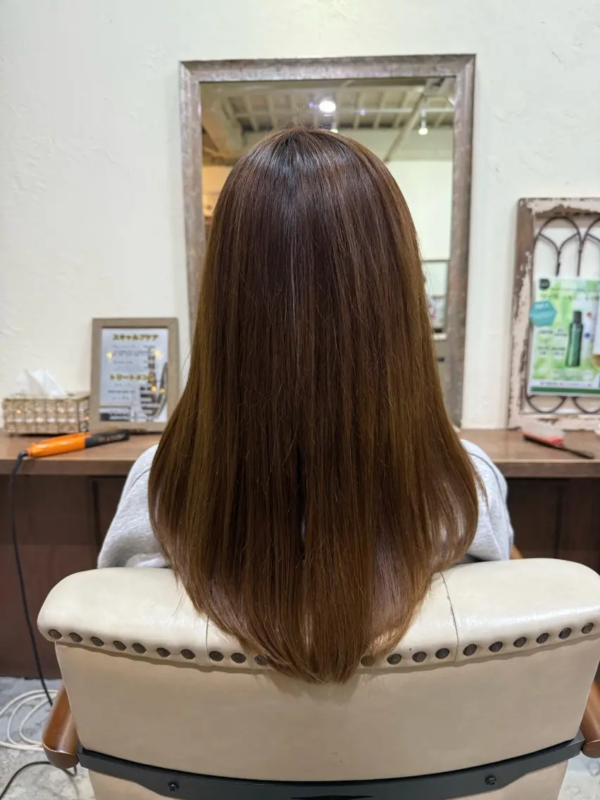 ミディアム カット 縮毛矯正 高橋 葵のヘアスタイル