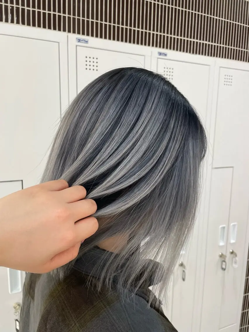 カラー バレイヤージュ ワンカールで決まる レイヤーカット‎🤍のヘアスタイル