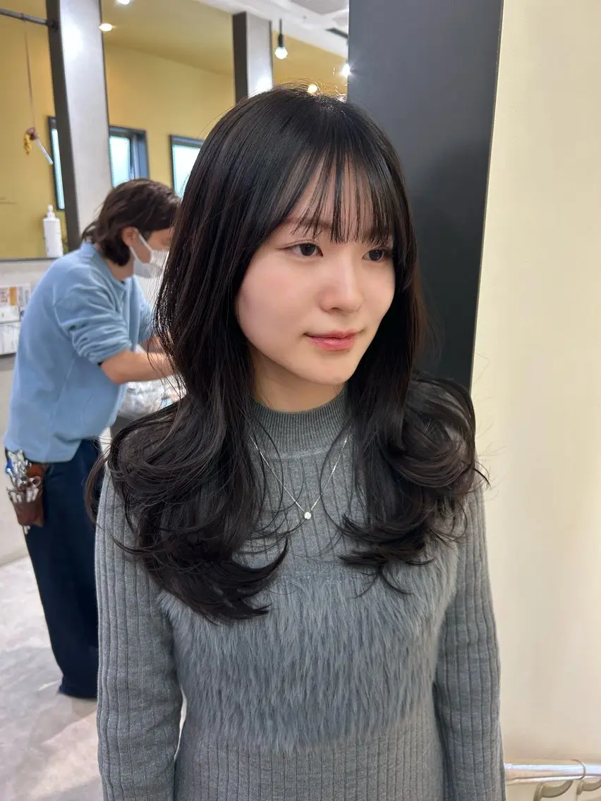 ロング カラー アッシュ アッシュグレー アッシュグレージュ グレージュ レイヤーカット カット ヘアカラー トリートメント hubhair レイヤー/透明感のヘアスタイル