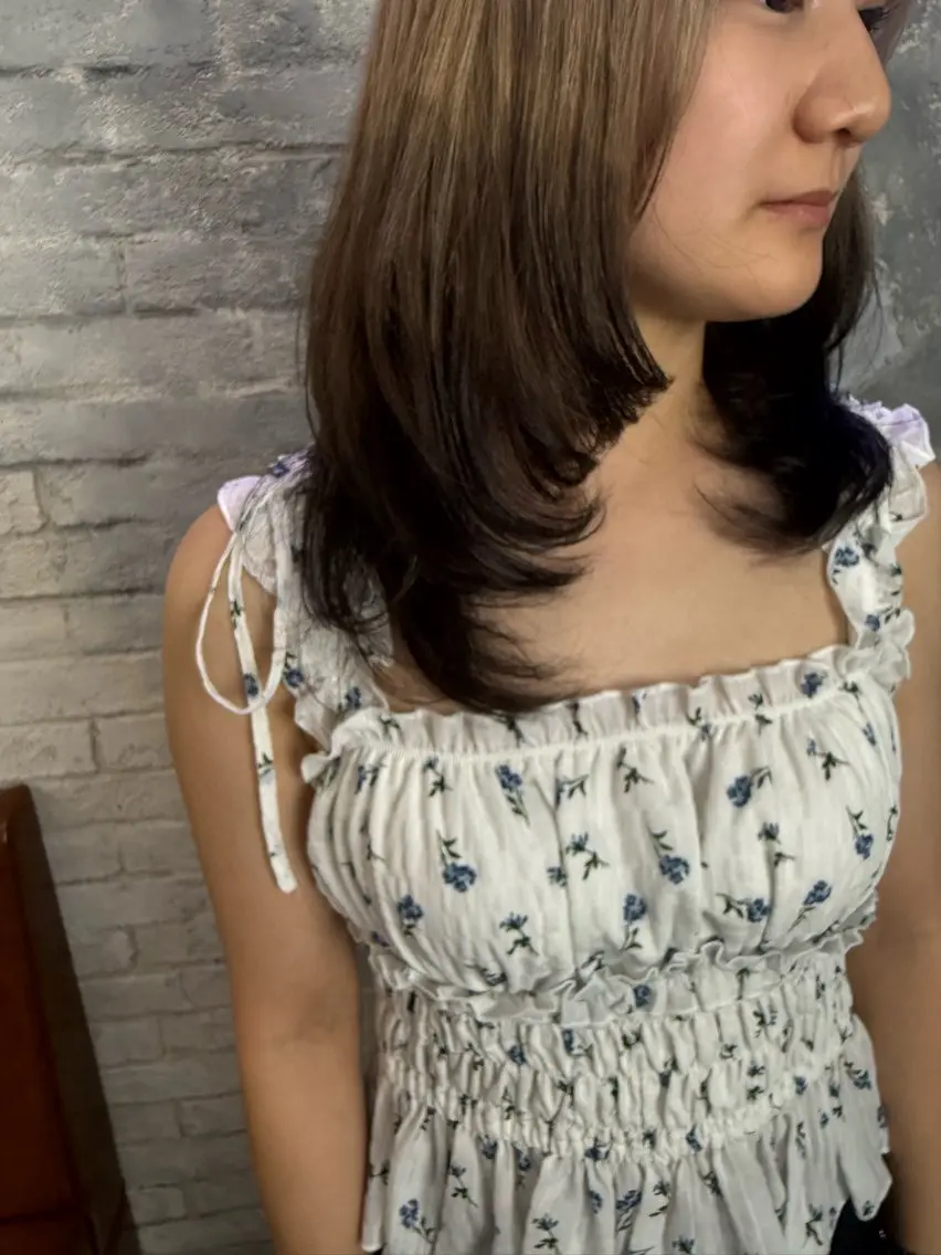 セミロング ハッシュカット 韓国ヘア✨グレージュ カラーasamiのヘアスタイル