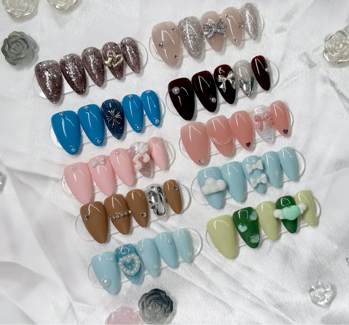 ネイル オーロラネイル チークネイル フットネイル フレンチネイル ジェルネイル ハンドネイル Havi Nailsのネイルデザイン