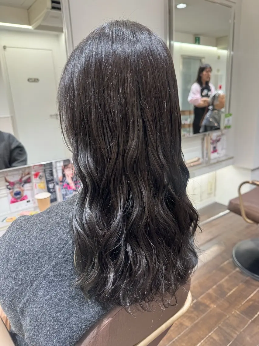 セミロング カット パーマ トリートメント 大人可愛い♡コテ巻き パーマ🌼杉田 萌恵のヘアスタイル
