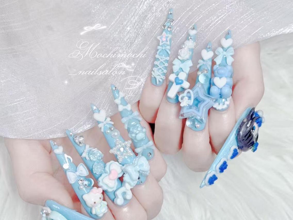 ネイル 長さ出し キラキラネイル 韓国ネイル ロングネイル マグネットネイル ハンドネイル ハンドケア Yuki🌸 nailのネイルデザイン