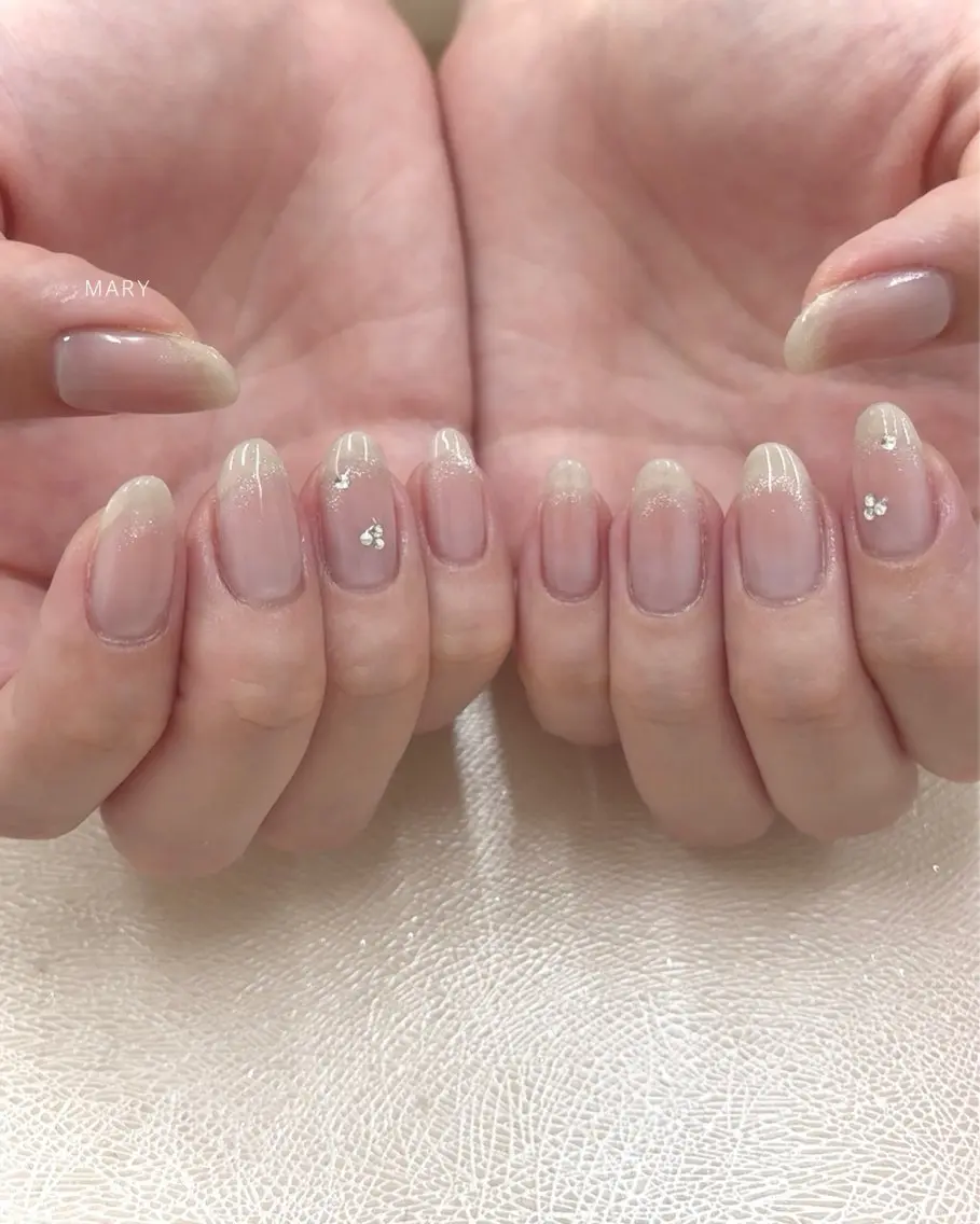 ネイル チークネイル マグネットネイル ニュアンスネイル ハンドネイル Mary nail .narumiのネイルデザイン