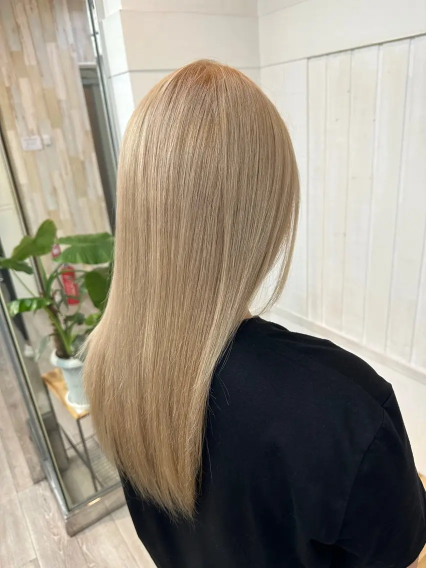 ロング カラー カット ヘアカラー KEIGO/ ベージュカラーのヘアスタイル