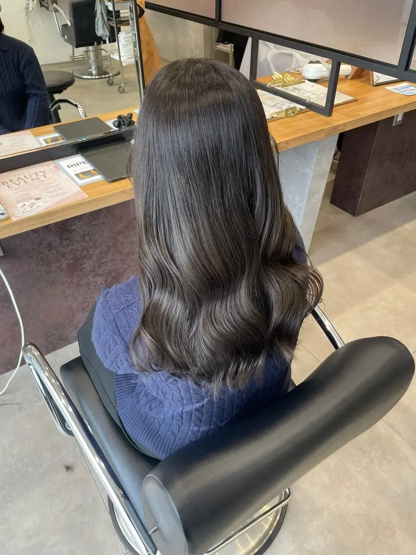 ロング カラー グレージュ ヘアカラー 佐藤 由依/水光カラーのヘアスタイル