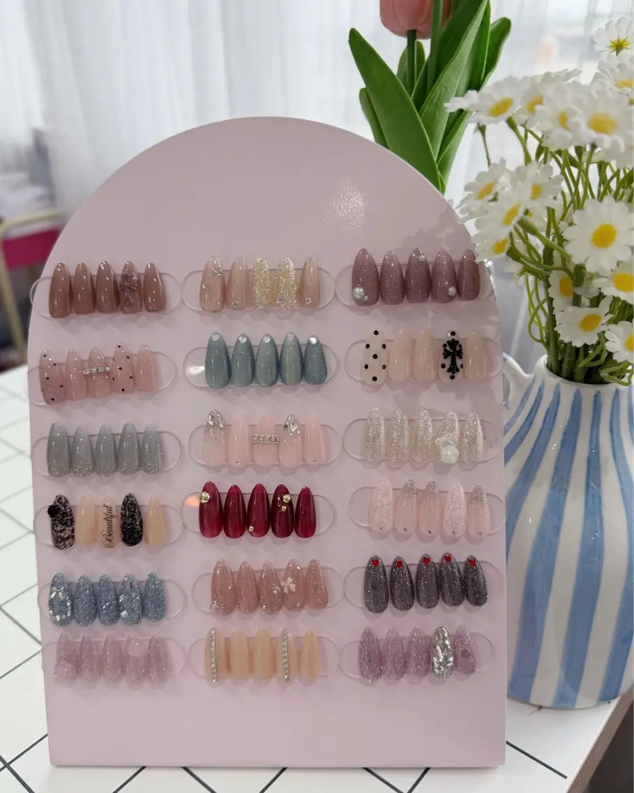 ネイル ハンドネイル esterella 𝐌𝐈𝐘𝐔𝐔のネイルデザイン