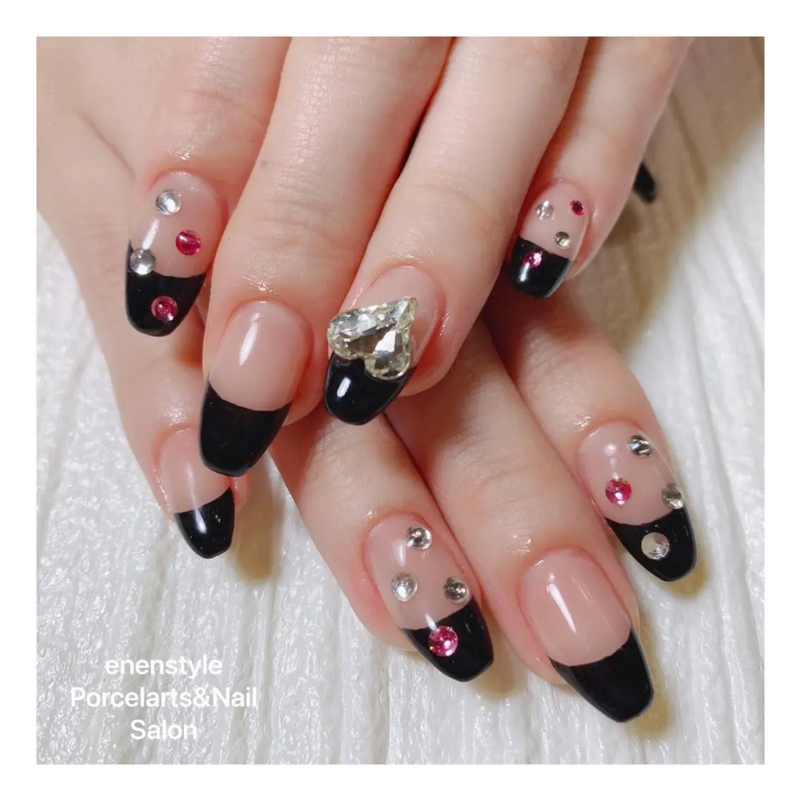 ミディアム ネイル ハンドネイル 🐾enen style 🐾のネイルデザイン