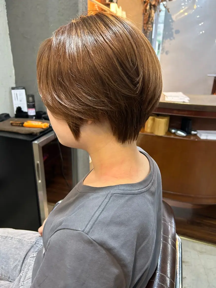 ショート カラー ベージュカラー ショートヘア カット ヘアカラー 桜田 修未のヘアスタイル