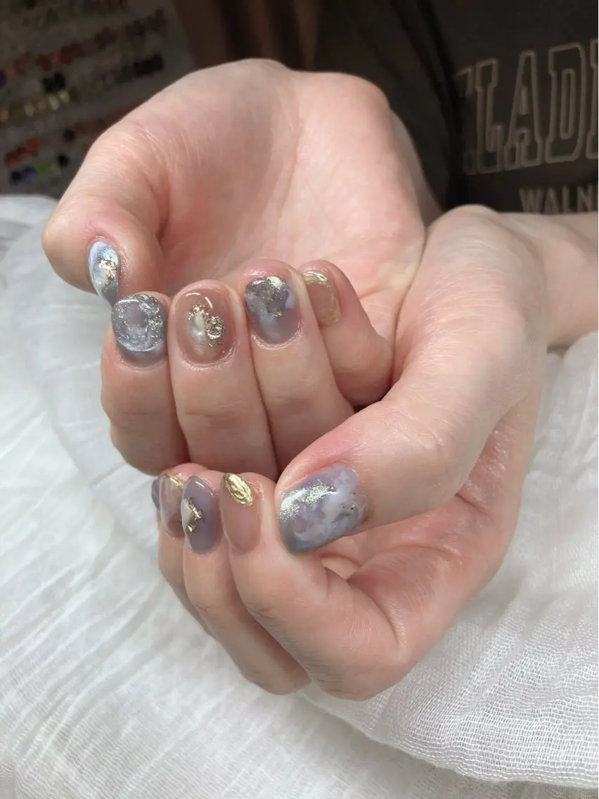 ネイル ブルー ゴールド ミラーネイル 持ち込み ニュアンスネイル cheminee kaoriのネイルデザイン