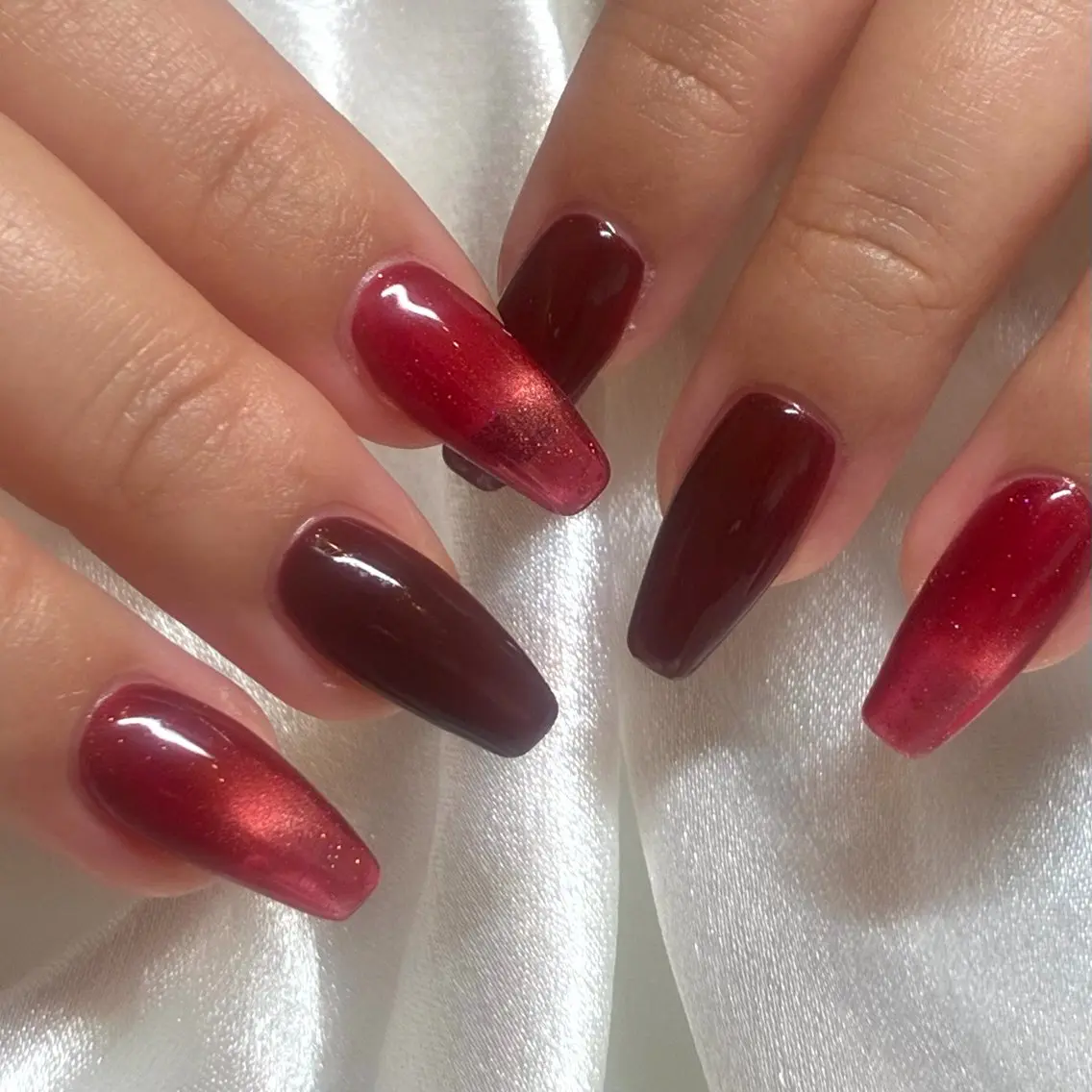 ネイル ボルドー 赤色 ハンドネイル nail salon Axiaのネイルデザイン