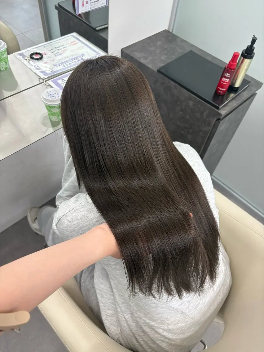 セミロング カラー ヘアカラー 透明感カラー×顔周り mizuki🫧のヘアスタイル