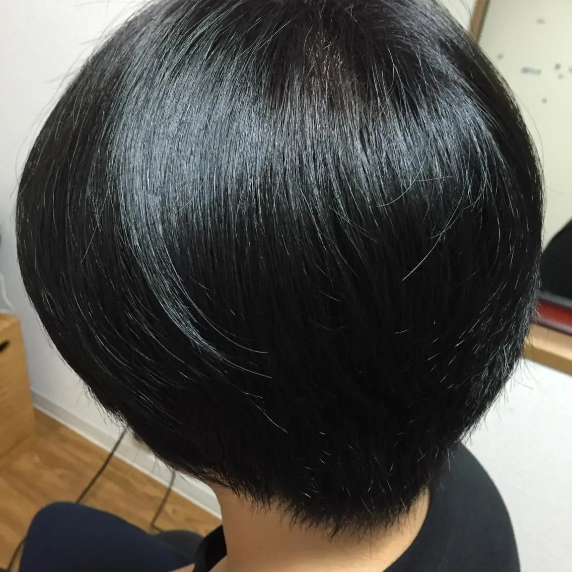 ショート カラー アッシュ ブルーカラー シルバー じょん 。のヘアスタイル
