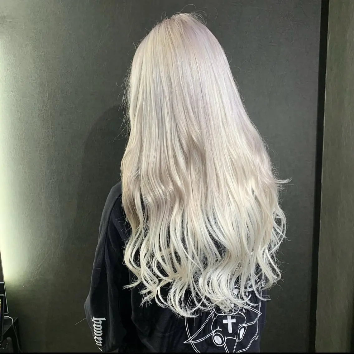 ミディアム カラー ヘアアレンジ エクステ×ブリーチ 😈一ノ瀬千暁😈のヘアスタイル