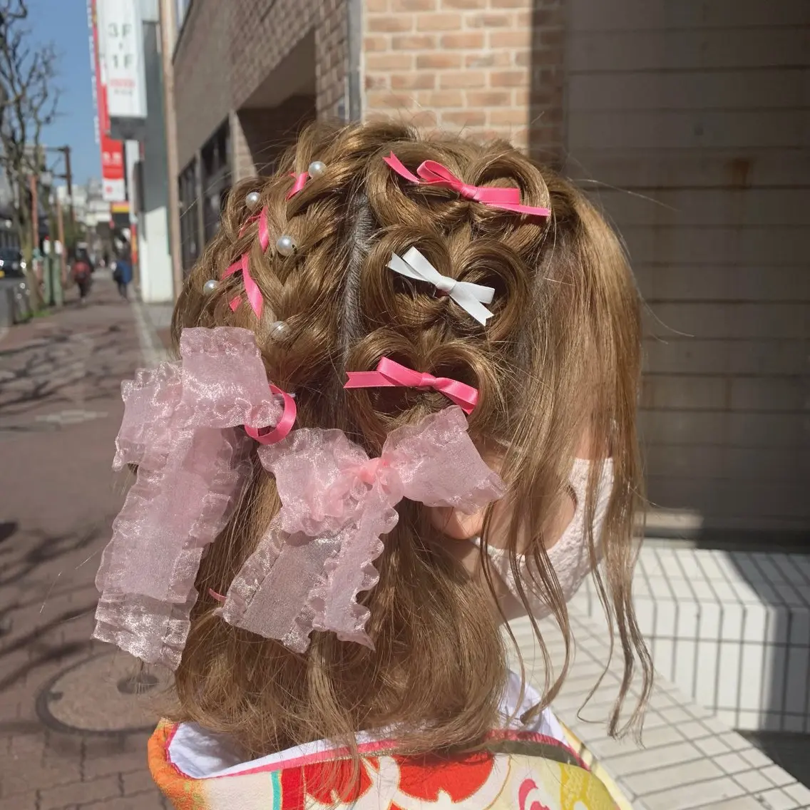 ショート ヘアアレンジ 成人式 ヘアセット レイヤーカット/ 暗髪カラー🧸ナシコのヘアスタイル