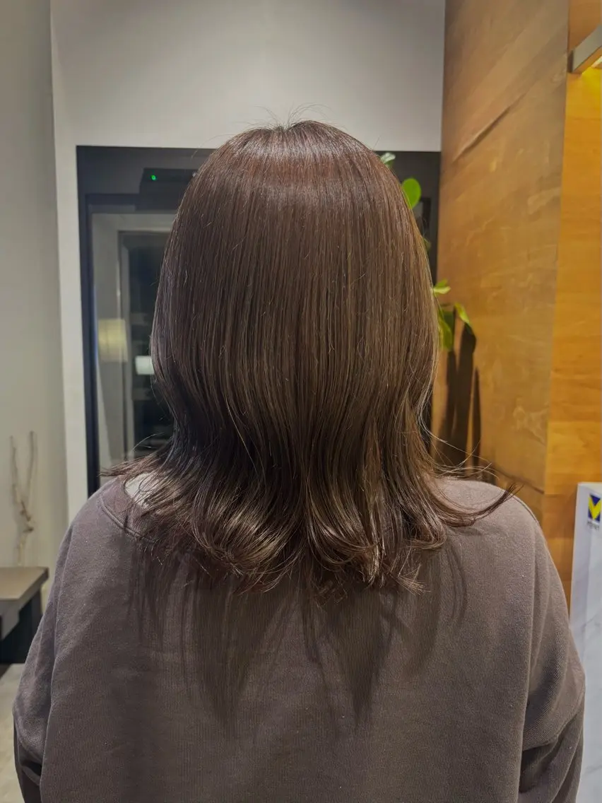 ミディアム ヘアカラー com’sLibli 澤井凜のヘアスタイル